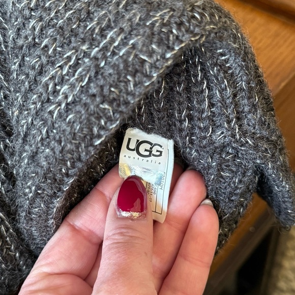 UGG Gray and Silver Knit Boots Size 7 - Picture 3 of 7